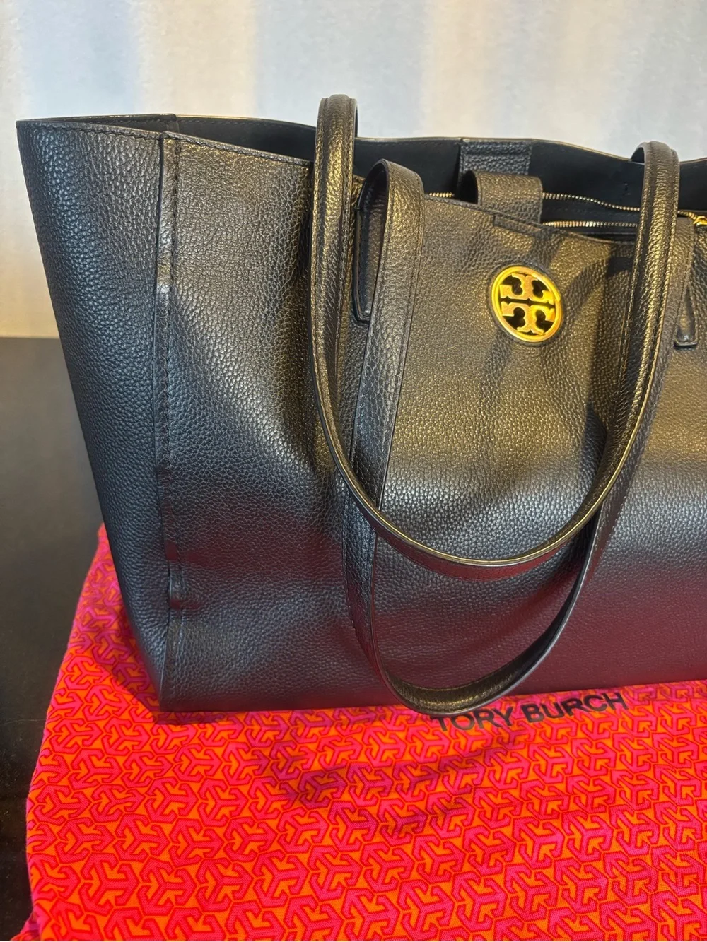 Authentic Tory Burch Carson Black Pebble Leather Gold Logo Large Shoulder Tote
